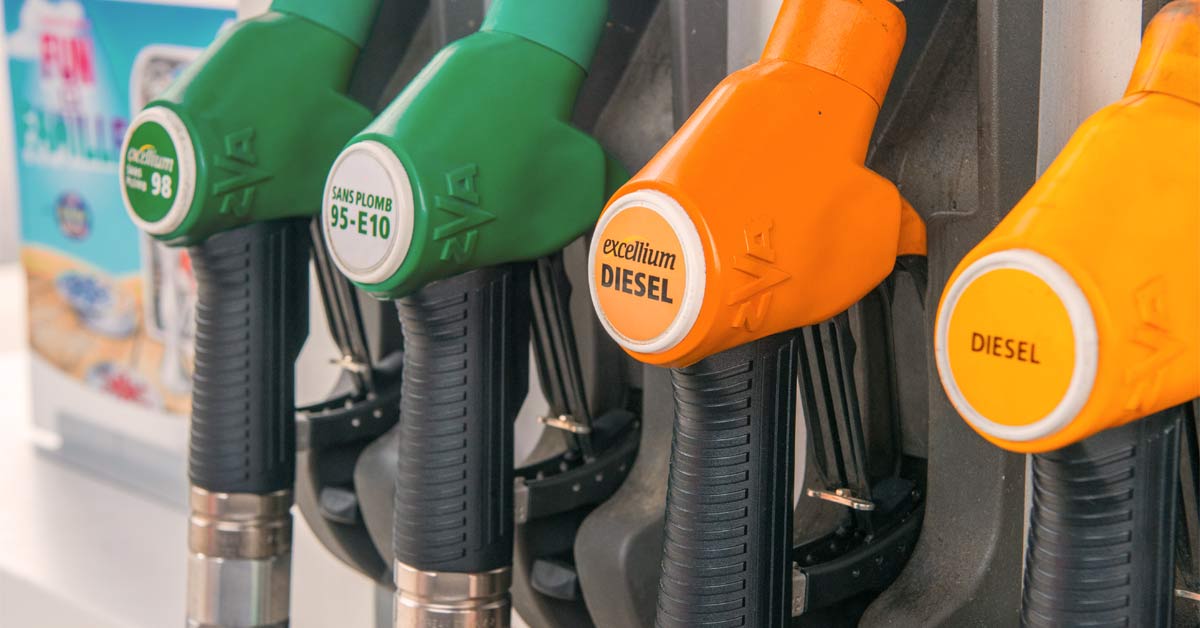 Zuinig rijden brandstof benzine besparen feat