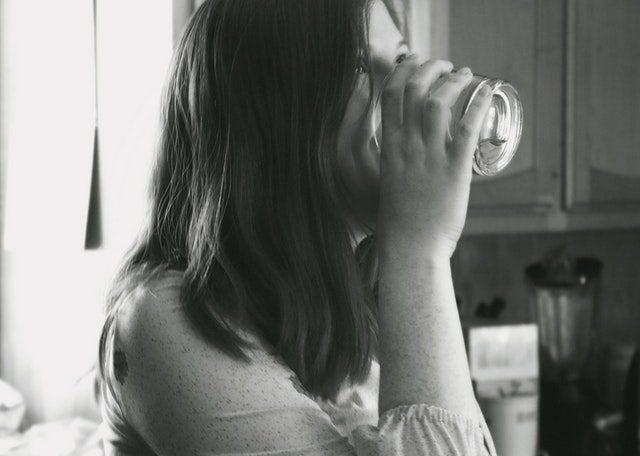 6 sneaky tekenen dat je te weinig drinkt