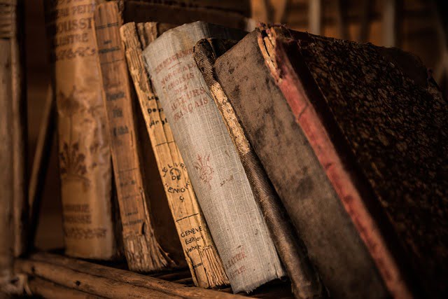 Oude boeken plank