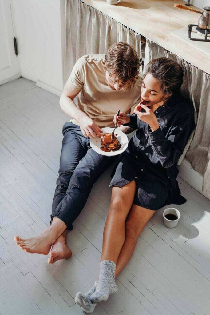 gelukkige relatie dikker eten koppel